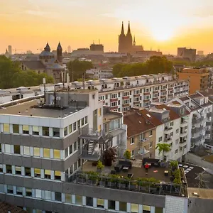 https://hostel-koln.topcolognehotels.com